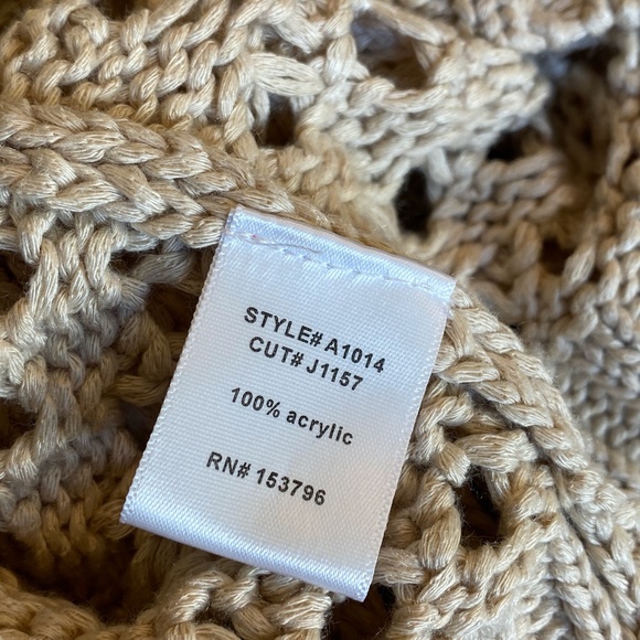 Cream Trendy IS Crotchet Sweater, size M - Picture 4 of 4